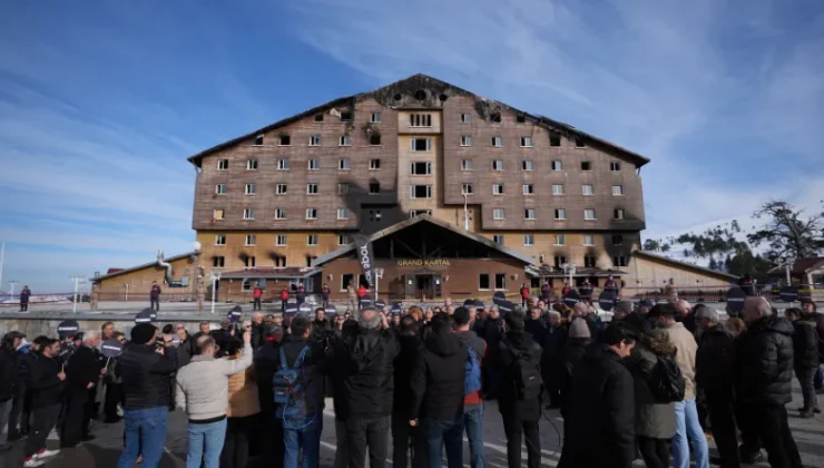 Kartalkaya’daki otel yangınında hayatını kaybedenler anıldı