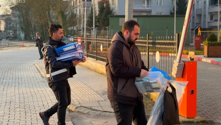 Sahte rapor operasyonunda gözaltına alınan 17 zanlı adliyede