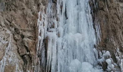 Amasya’da şelaleler dondu