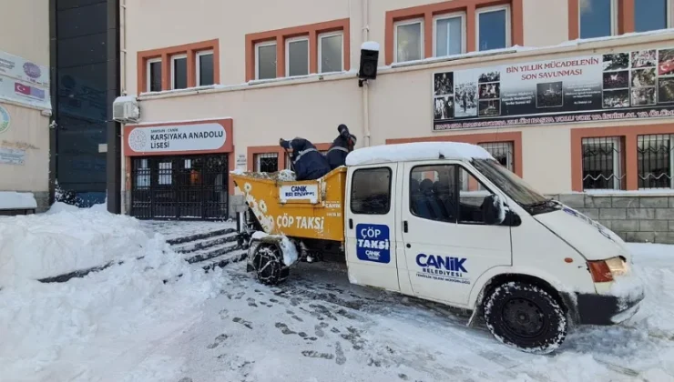 Canik’te ekipler, MSÜ sınavı için karla mücadeleyi hızlandırdı