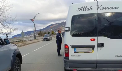 Çayeli’nde minibüs ve taksiler denetlendi