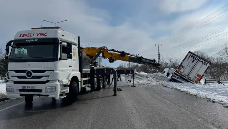 Devrilen tır, kar nedeniyle dört gün sonra kurtarıldı