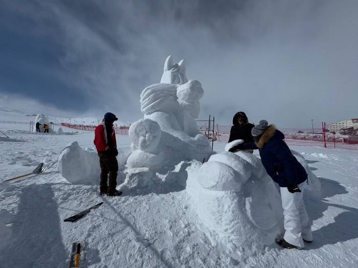 Erciyes’in Karı Sanat Eserine Dönüştü