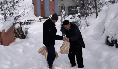 Muhtar’dan köylülere gıda desteği