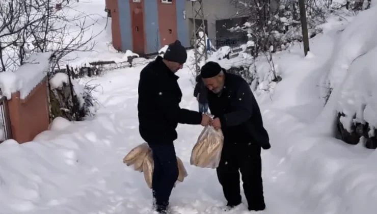 Muhtar’dan köylülere gıda desteği