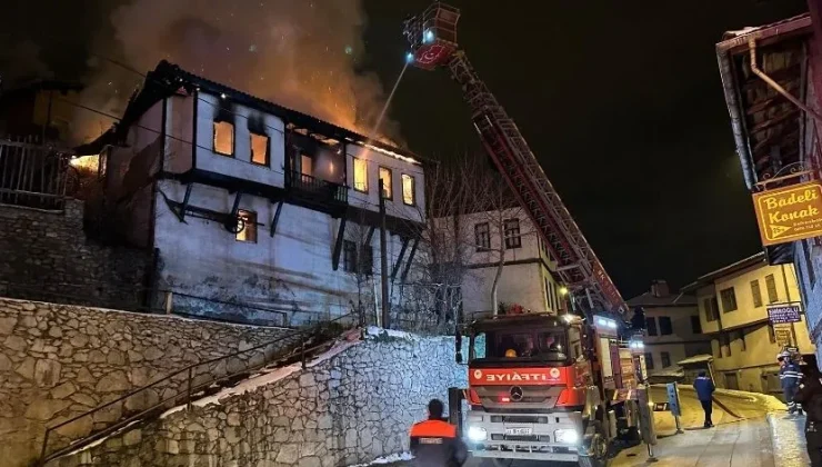 Safranbolu’da tarihi konak yandı