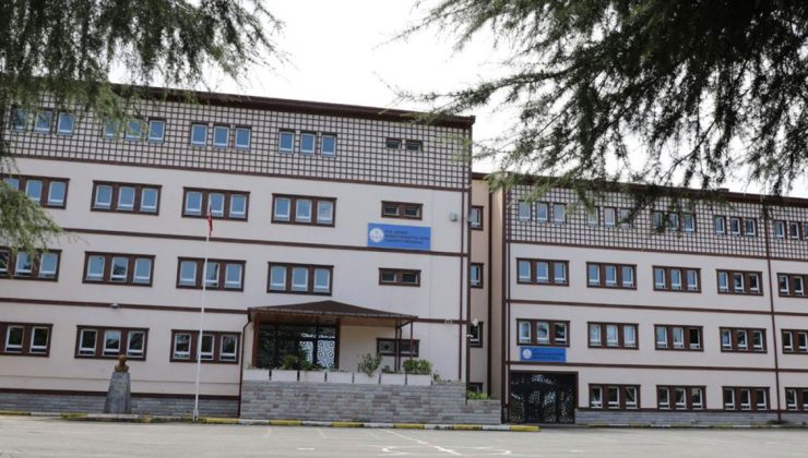Çoklu Dil Eğitimiyle Öne Çıkan Mahmut Celalettin Ökten İmam Hatip Ortaokulu’na Yoğun İlgi