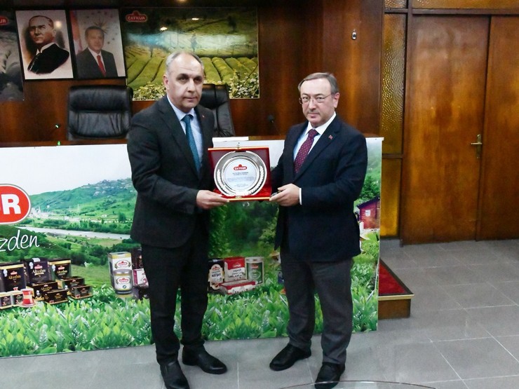 caykurdan-basarili-fabrika-mudurlerine-odul-6.jpg