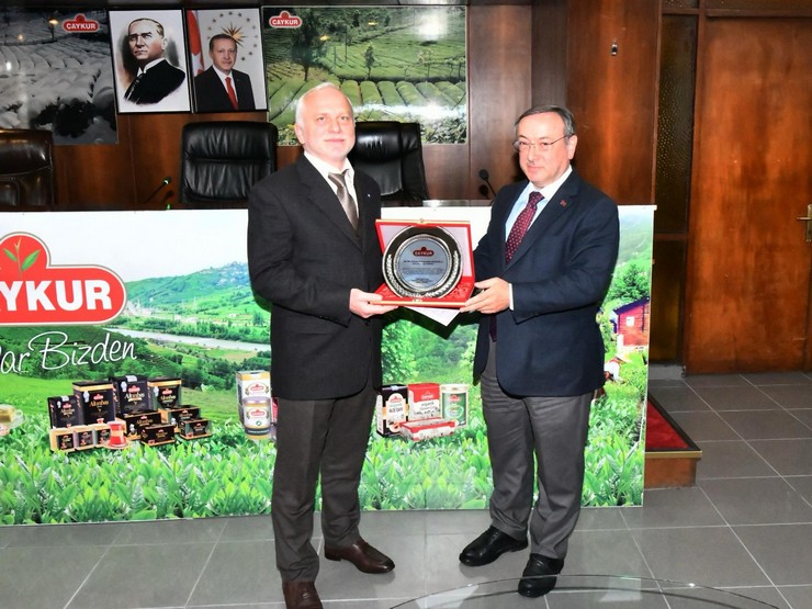 caykurdan-basarili-fabrika-mudurlerine-odul-4.jpg