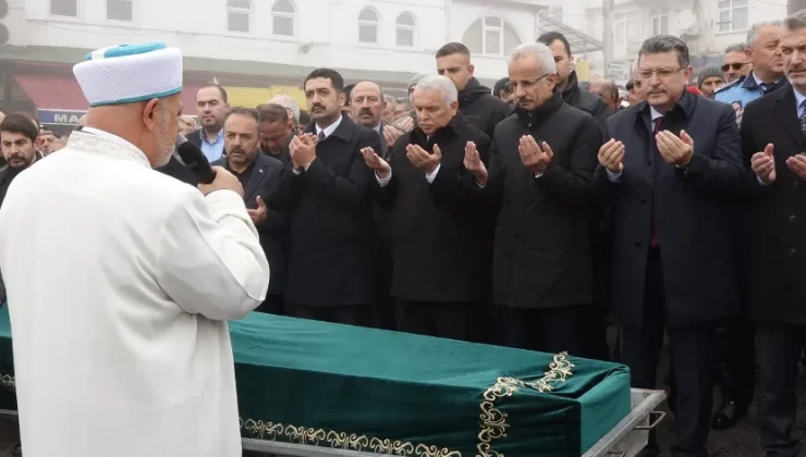 Bakan Uraloğlu, yakınının cenazesine katıldı