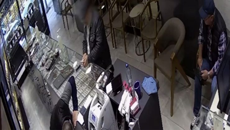 Kuyumculara sahte altın satan 2 şüpheliye suçüstü; o anlar kamerada