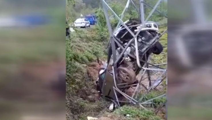 Of’ta elektrik direğine çarpan otomobilin sürücüsü ağır yaralandı