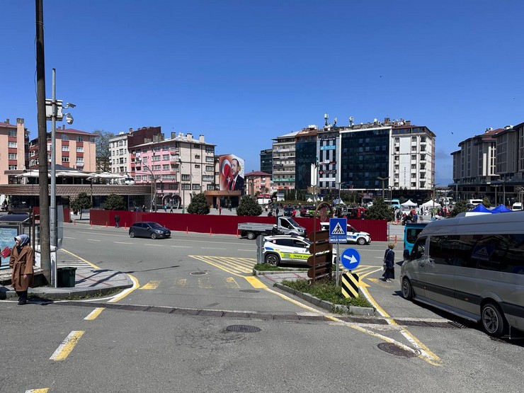 rize-meydani-sokuluyor-5.jpg