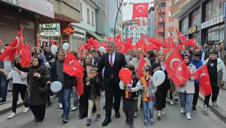 19 Mayıs Atatürk’ü Anma, Gençlik ve Spor Bayramı yürüyüşü düzenlendi