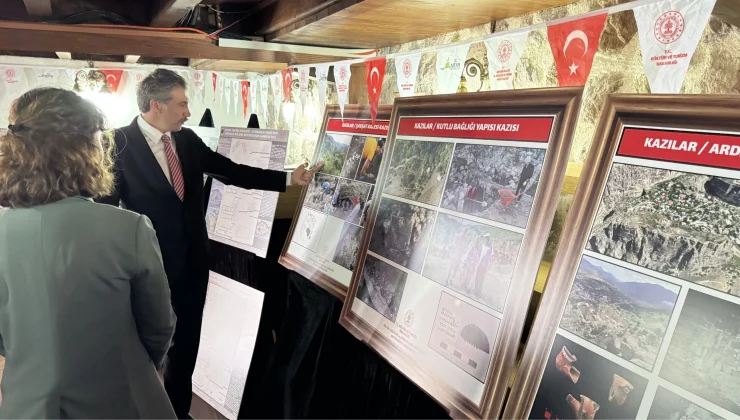 Artvin’de Toprağın Tanıkları Artvin’de Arkeoloji ve Müzecilik adlı fotoğraf sergisi açıldı