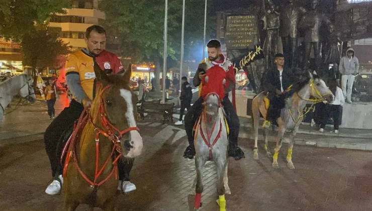 Karabük’te şampiyonluğu at binerek kutladılar