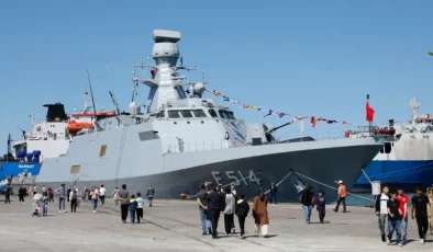 Samsun’da TCG Kınalıada (F-514) korveti vatandaşların ziyaretine açıldı