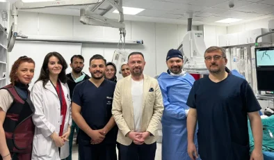 Samsun’daki kalp ameliyatlarını kardiyologlar canlı izledi