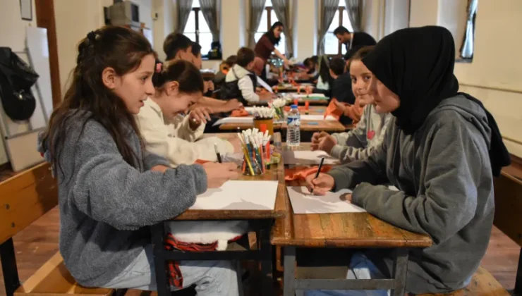 Trabzon’da 25. Uluslararası Karadeniz Tiyatro Festivali çeşitli programlarla sürüyor