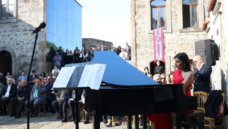 Trabzonspor, Kızlar Manastırı’nda piyano dinletisi ve fotoğraf sergisi düzenlendi