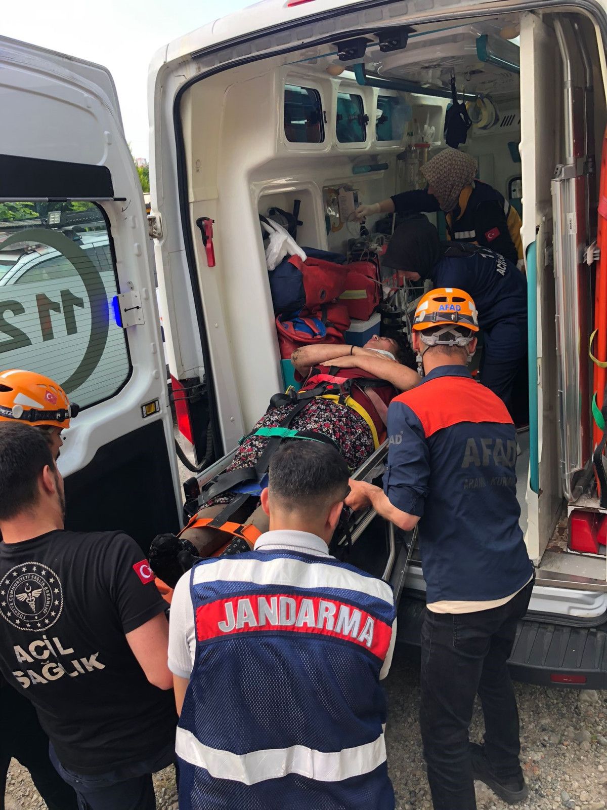 rizede haber alinmayan genc kadin yarali bulundu 1 e1JBvbSt