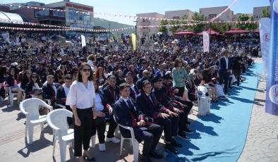 440 genç mühendisin mezuniyet coşkusu