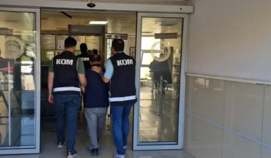 Müze müdürü ve muhasebecisine gözaltı