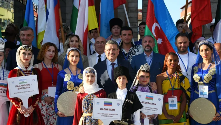 36 ülke Trabzon’da horon ile el ele