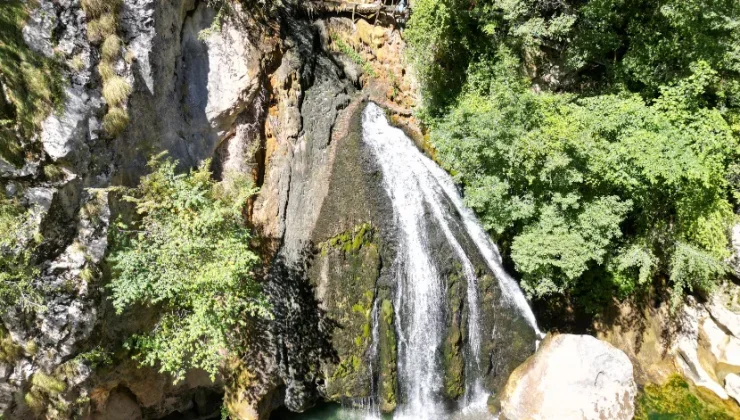 Bartın’da şelale ve çay kuruma noktasına geldi